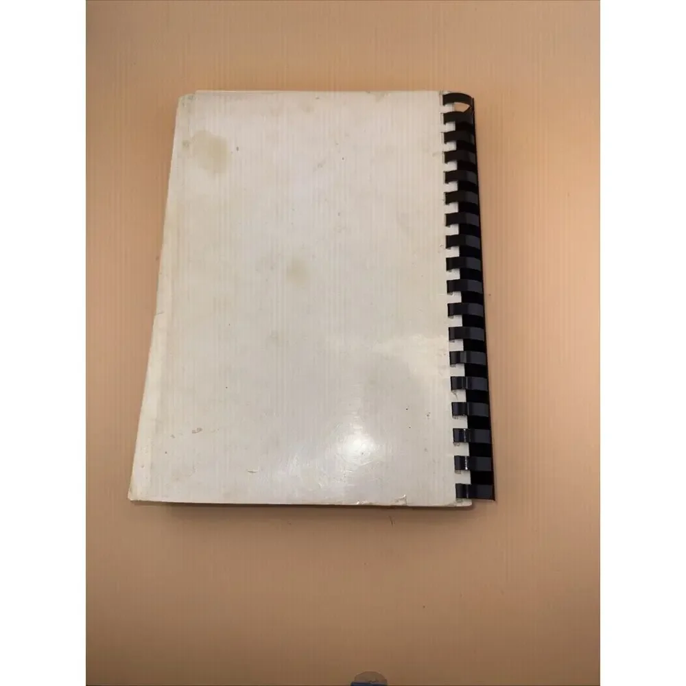 1974 River Road Recipes The Junior League of Baton Rouge, Louisiana Comb binding